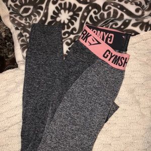 Gym shark leggings